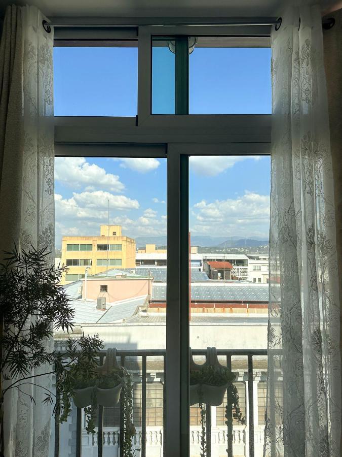 Entre Rosas Y Flores Guatemala City Ngoại thất bức ảnh